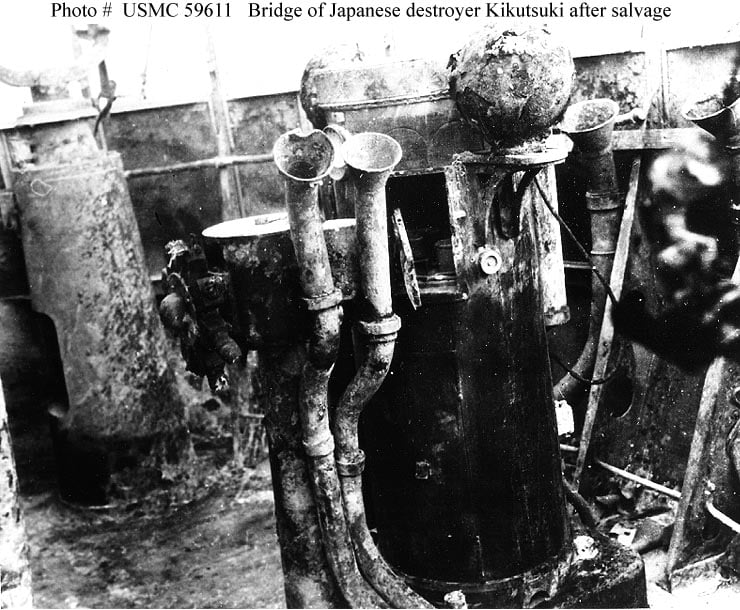 Cabina del piloto del destructor japonés Kikuzuki